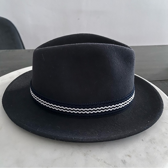Fedora Hat 🎩 - Picture 3 of 6